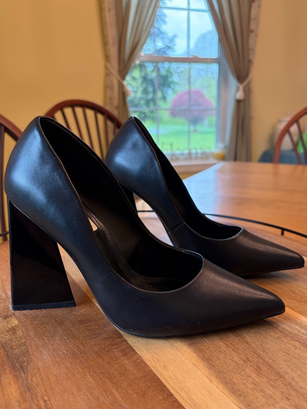 Steve Madden Pickee Black Leather Pumps Pointed Toe - Block Heel - Size 6M